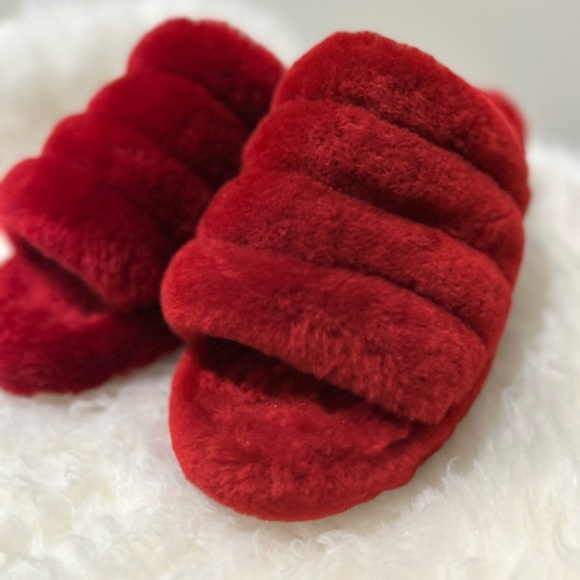 UGG Scarlet Furry Slide Sandals
Size 12 / UK 10 / EU 43 - Picture 3 of 9